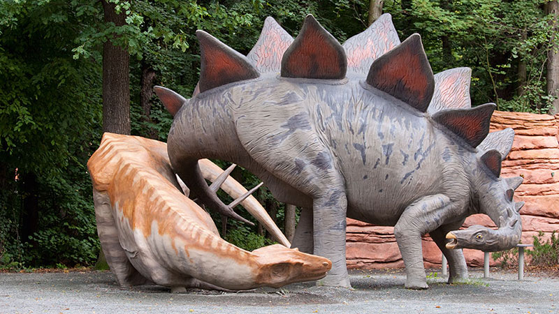 Allosaurus i Stegosaurus