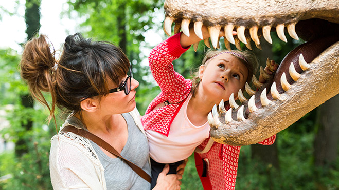 More than 200 life-size dinosaurs